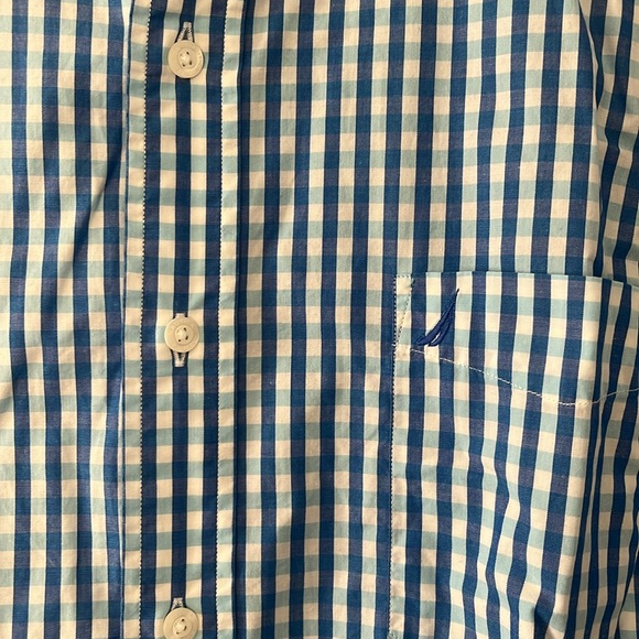 Nautica men’s button up - Picture 2 of 4